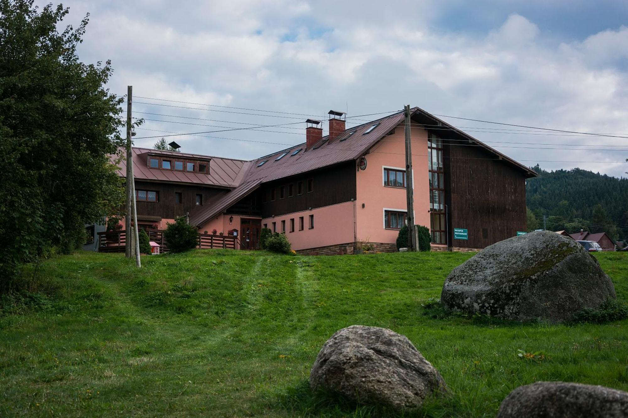 Hacienda Cert Kořenov Extérieur photo